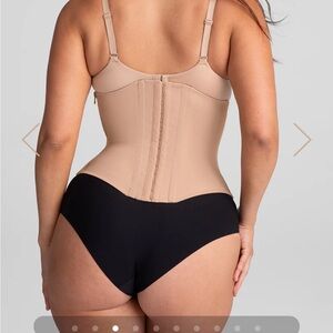 Honeylove “	WaistHero Cincher” shapewear